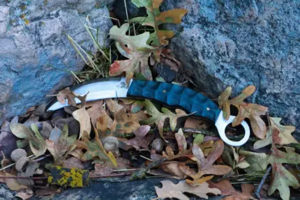 Filipino 425 Tiger Claw Karambit Knife